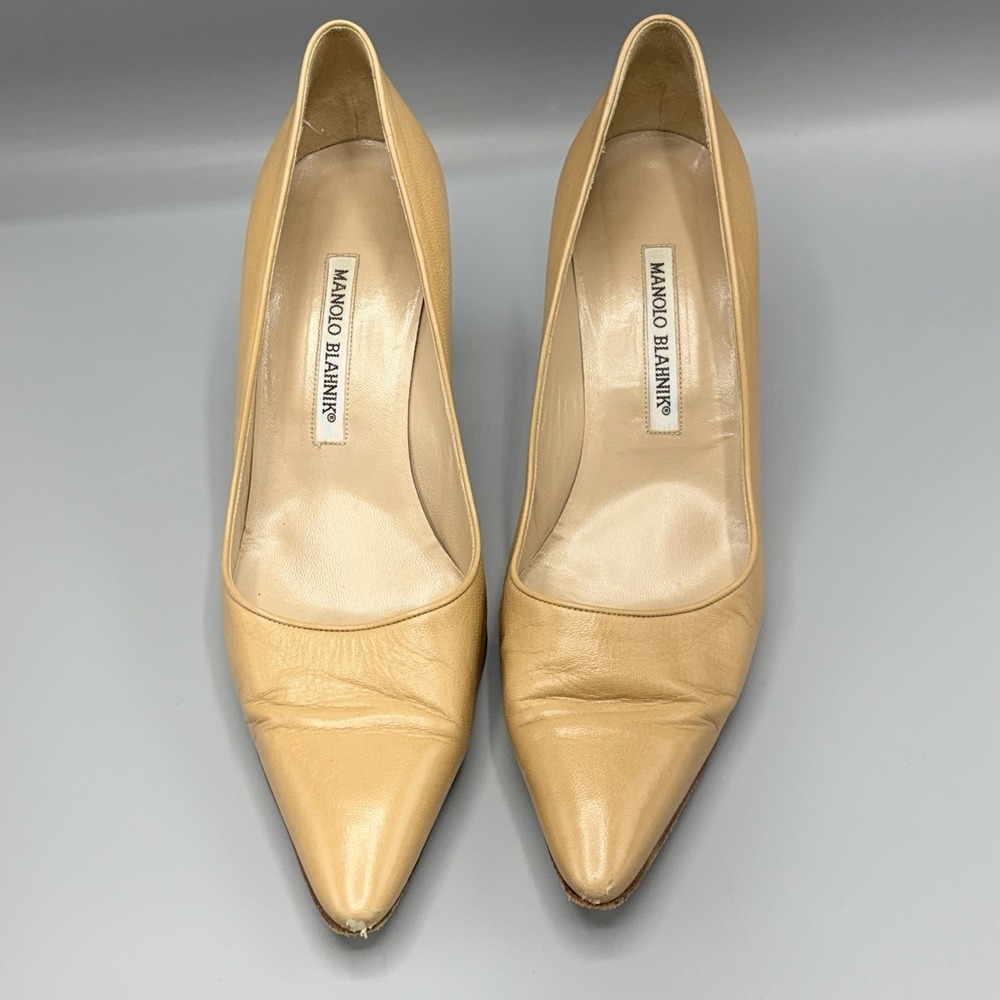 Manolo Blahnik Nude Patent Classic Women Pointed Heels Size 38 1/2